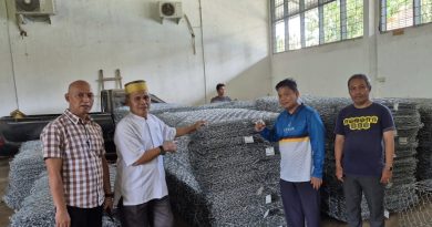 Ratusan Bronjong Siap Didistribusikan Ke Lutra, Setelah Anggota DPRD Sulsel Mengecek Di Gedung Workshop BMBK Sulsel