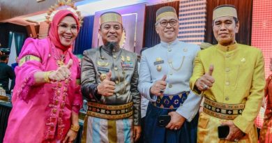 Bupati Bersama Wabup Barru, Hadiri Rapat Paripurna Dalam Rangka Hari Jadi Sulsel ke-356